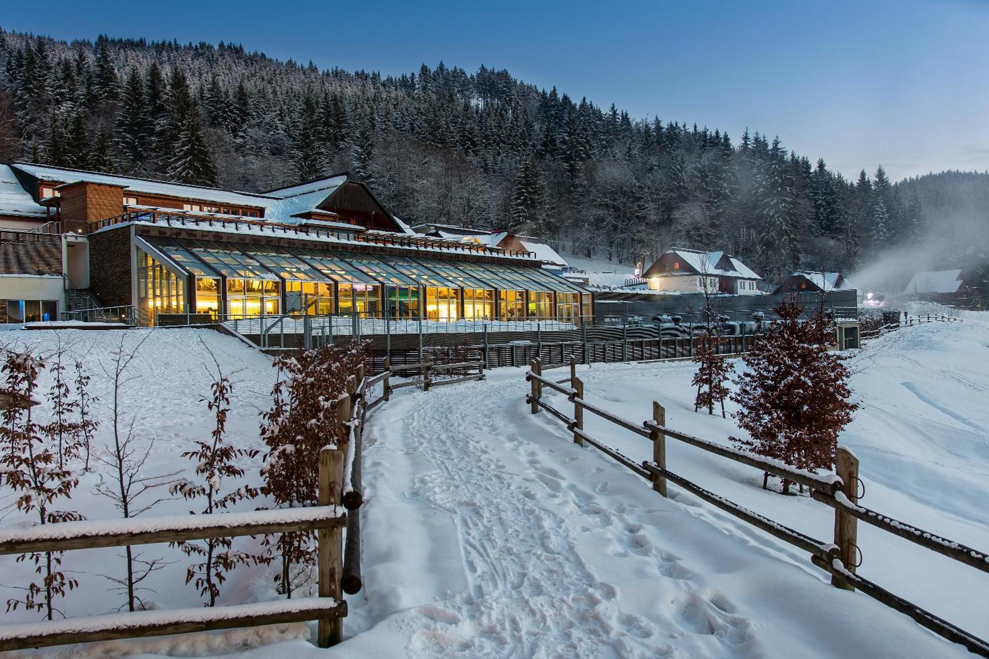 Wellness Hotel Horal, Velké Karlovice Exterior photo